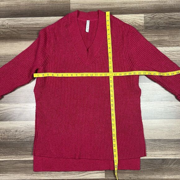 Athleta Shasta Oversize V-Neck Wool Blend Sweater Dark Pink Fuchsia Sz Medium - Picture 3 of 9